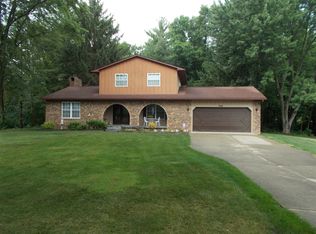 7258 S Fork Dr, Swartz Creek, MI 48473