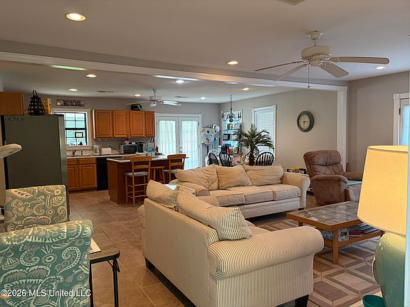 4th image of 263 Pine Ridge Dr