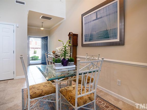 4th image of 1010 Bartlett Cir