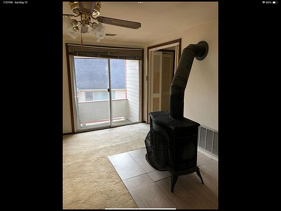 4th image of 1918 E 123rd St #3