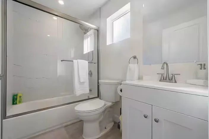 2239 N Niagara St #101 — Photo 6