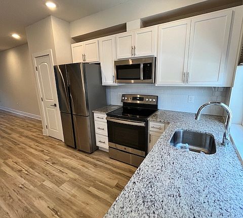 2nd image of 2048 E William St