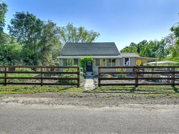 10813 Stone Rd, Oakdale, CA 95361