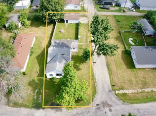 509 E Webster St, Clinton, IL 61727