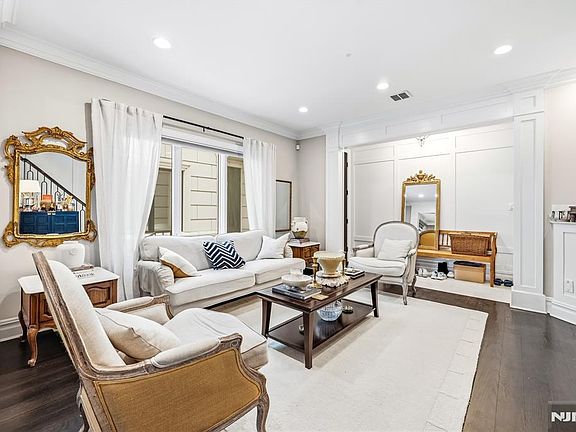 3rd image of 1228 River Rd