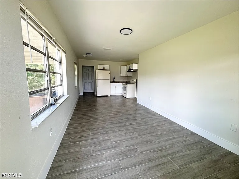 559 Wood Ave — Photo 8