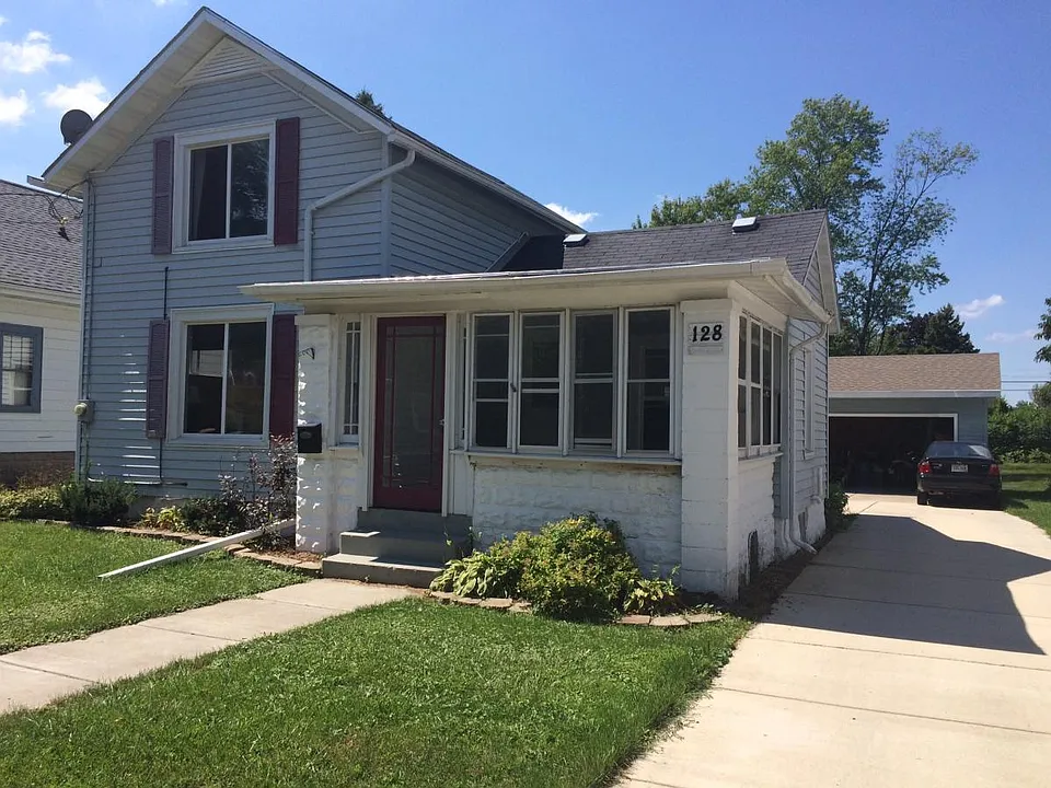 128 Waverly Pl
