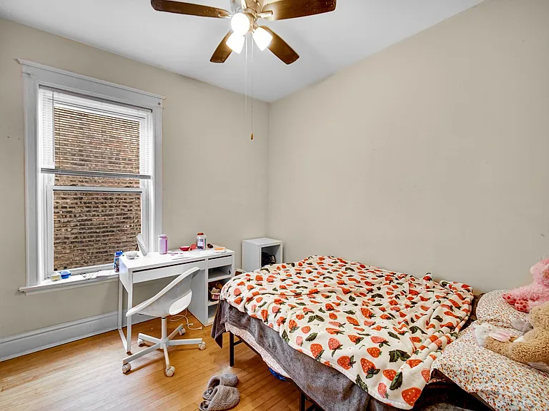 1240 W Cornelia Ave — Photo 14