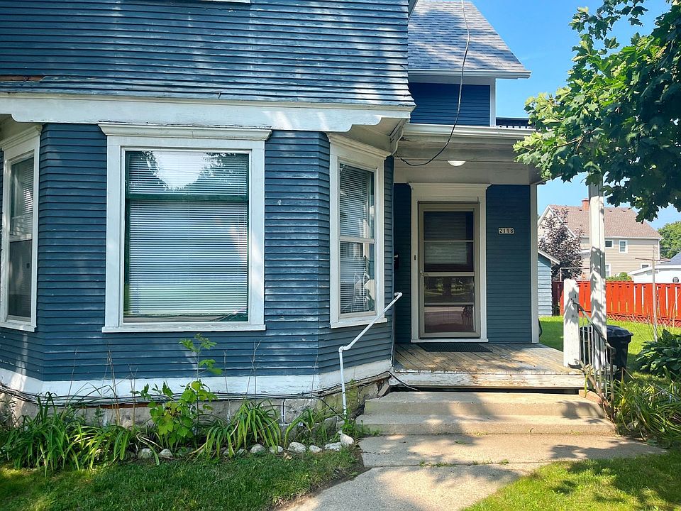 2118/2120 Michigan Ave Apartment Rentals Manitowoc, WI Zillow