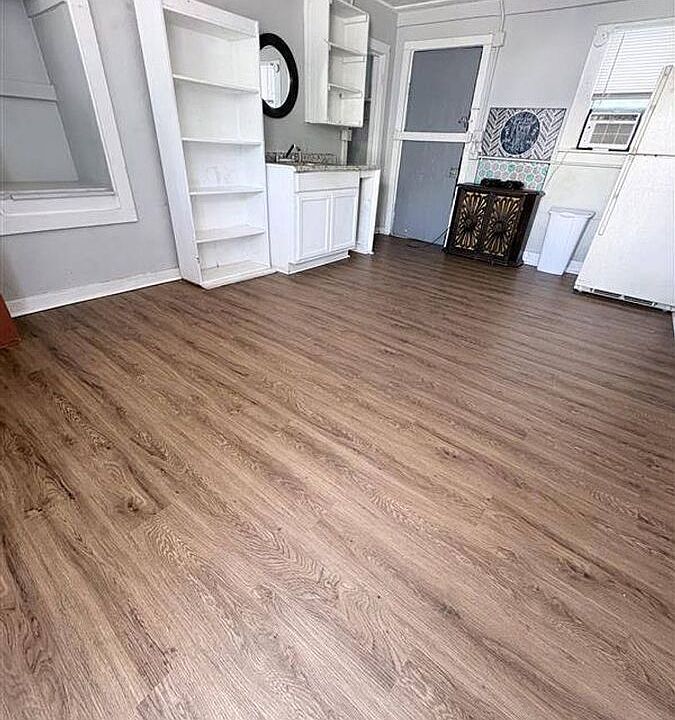 2nd image of 2921 S Port Ave Space 13