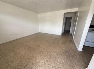 324 NW 3rd St APT 3, Hallandale, FL 33009