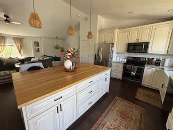 322 Stamford Dr, North Salt Lake, UT 84054