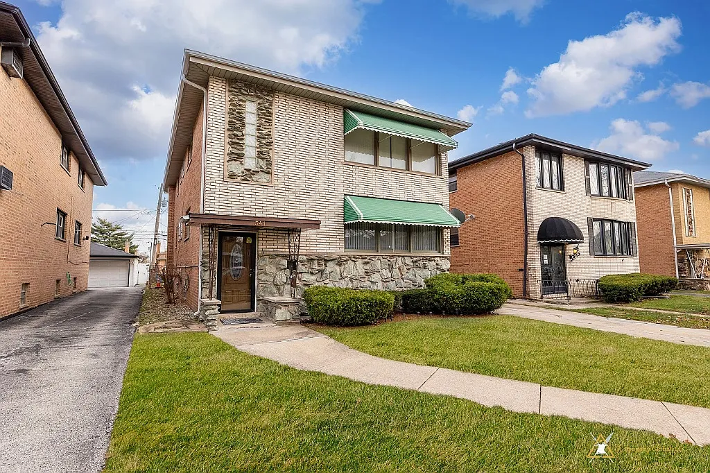 341 Crandon Ave — Photo 1