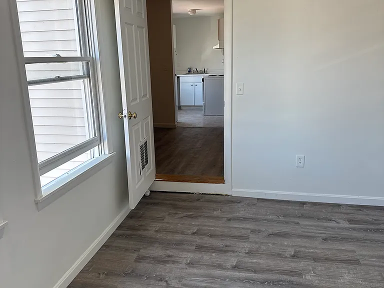 592 Lafayette Rd #2B — Photo 6