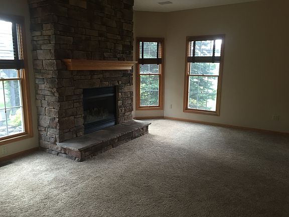 3rd image of 290 Kingston Dr