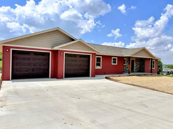 38069 Red Cedar Circle, Prairie Du Chien, WI 53821