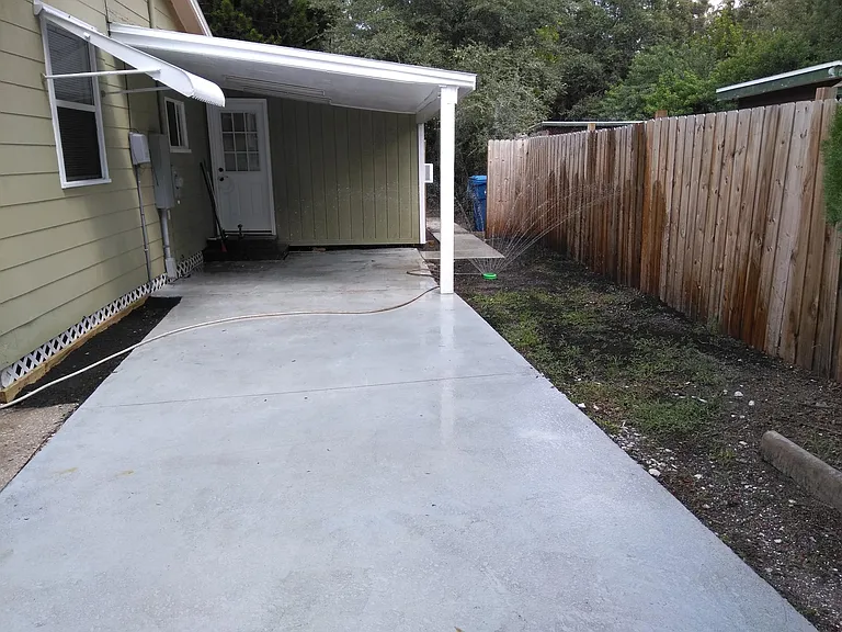 910 9th Ave SW — Photo 37