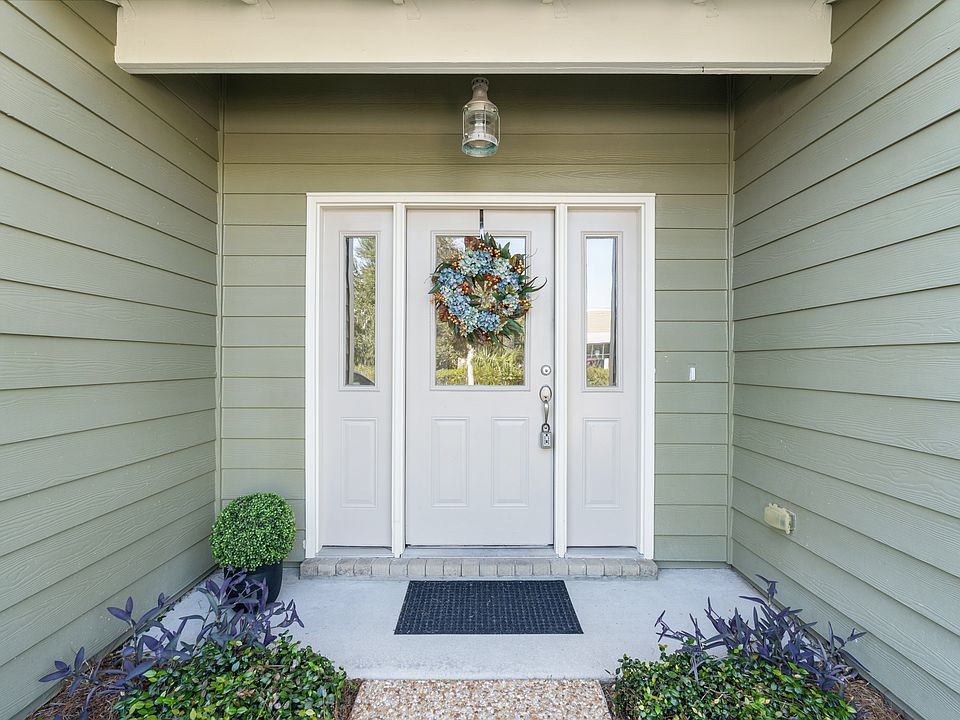 1st image of 46 S Haven Cir