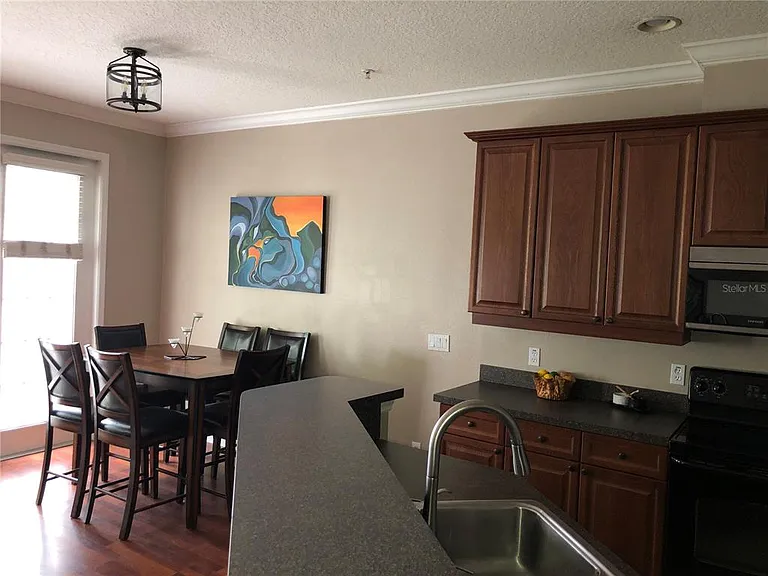 656 Pinebranch Cir — Photo 5