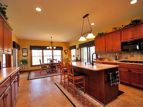 2nd image of 1519 Heavenly View Ln