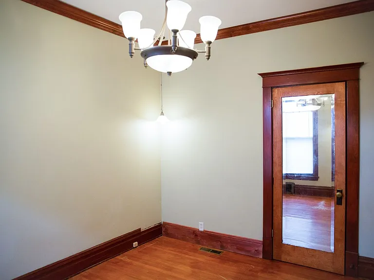 3021 Knox Ave — Photo 12