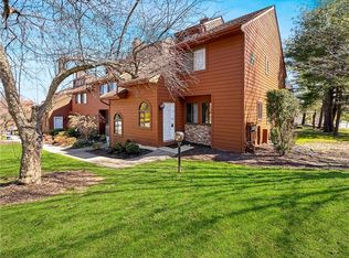 118 Swan Ln, Poughkeepsie, NY 12603