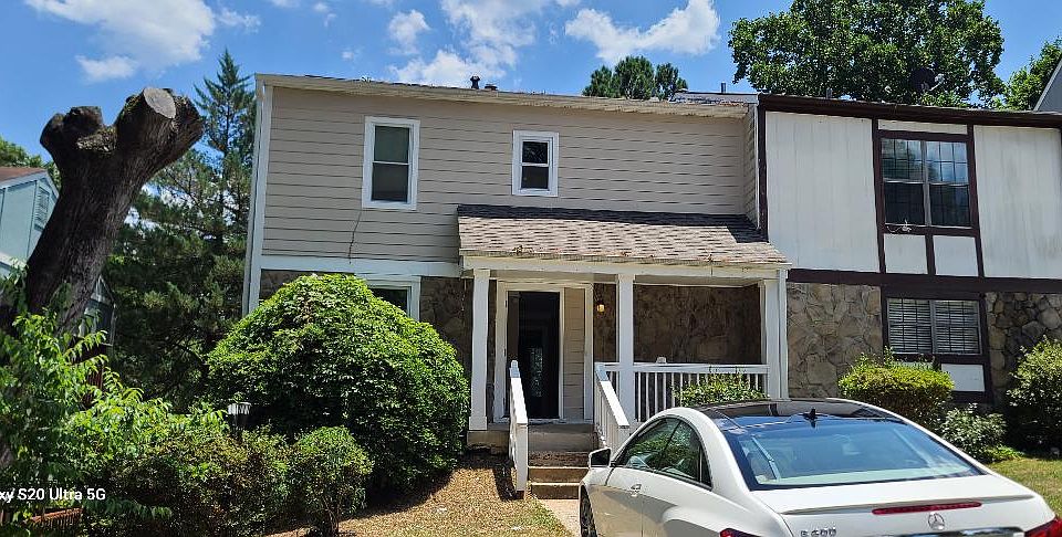 1st image of 1048 Falling Water Dr SE