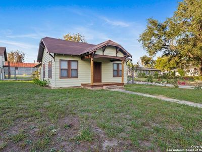 801 E CORPUS CHRISTI ST, Beeville, TX, 78102