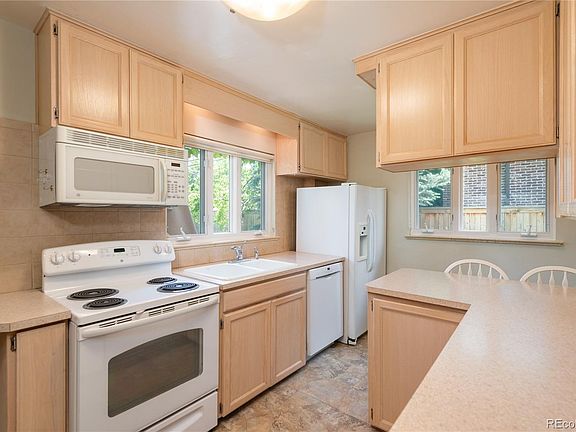 2nd image of 1116 S Saint Paul St
