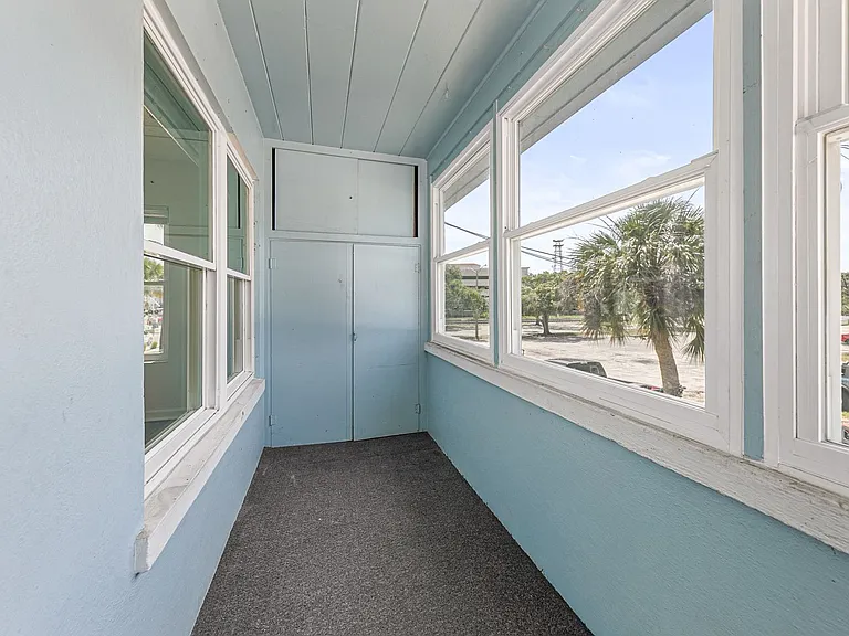 1008 Strawbridge — Photo 15