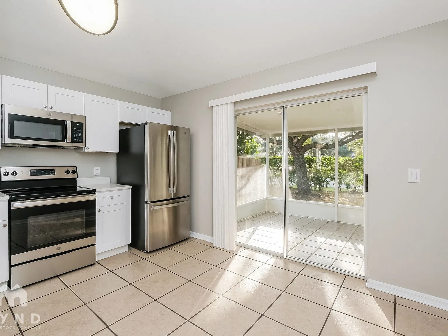 3 bed, 2.0 bath, 1301 sqft, $2,165 — Photo 3