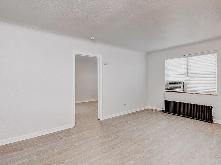 1120 S Logan St #14 — Photo 3