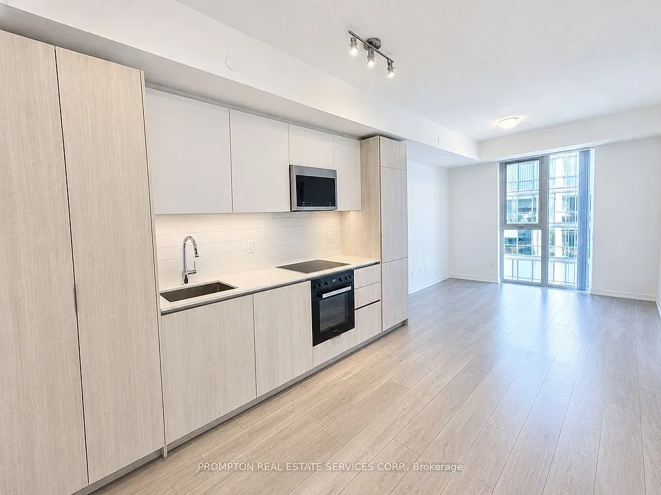 400 King St W #2919