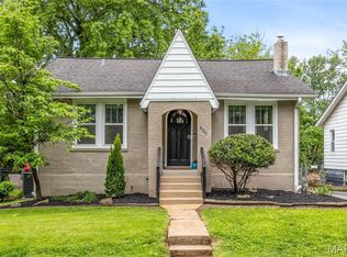 886 Warwick Ln, Saint Louis, MO 63122