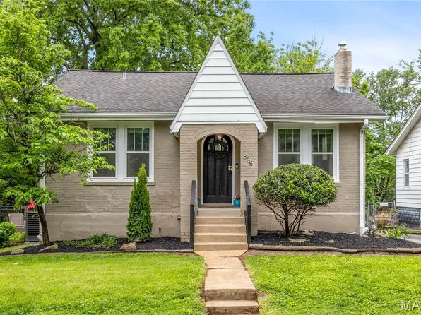 886 Warwick Ln, Saint Louis, MO 63122