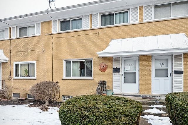 1st image of 4833 Elm St #C