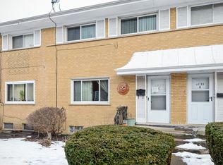 4833 Elm St #C, Skokie, IL 60077
