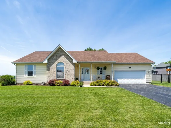 535 Feather Dr, Leland, IL 60531