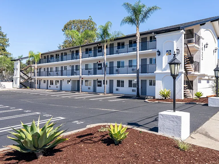 1622 Palm St - 2 Bedroom 2 Bath Fully Renovated: Move In Available Now | July 1st, 2026 Units Ava... — Photo 12