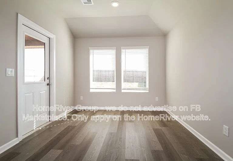 10504 SW 41st St — Photo 4