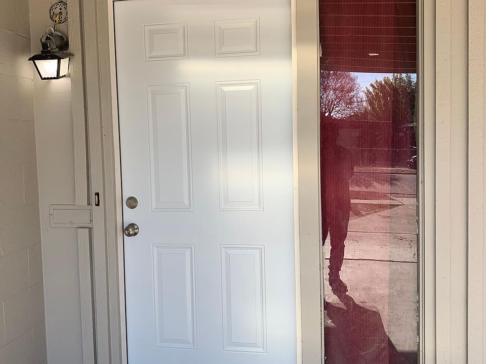 2nd image of 2715 E Saginaw Way