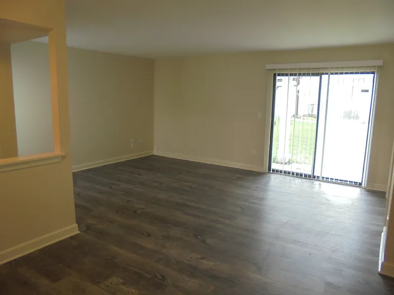 137 Manchester Ct — Photo 18