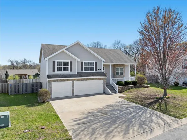 4105 Cades Cv, Leavenworth, KS 66048