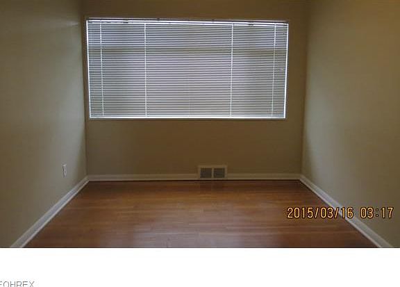 5th image of 2318 Brookdale Ave