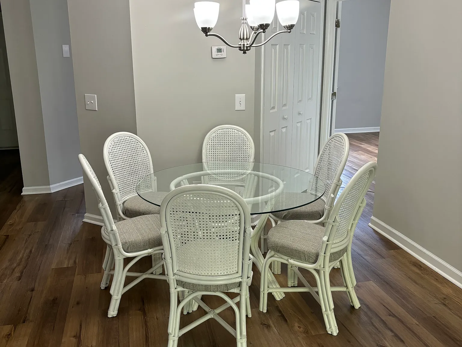 731 Bragg Dr — Photo 2