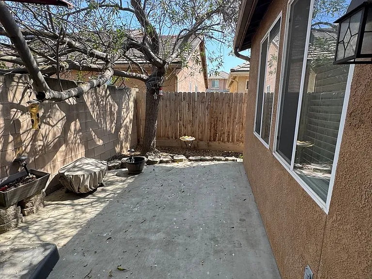 3300 N Tilden St — Photo 27