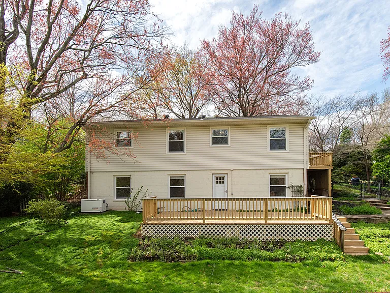 1204 Gladstone Dr — Photo 25