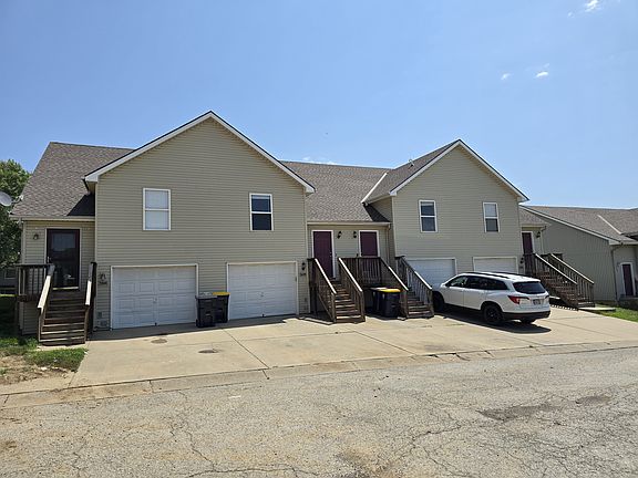 2nd image of 5639 N Northwood Ter