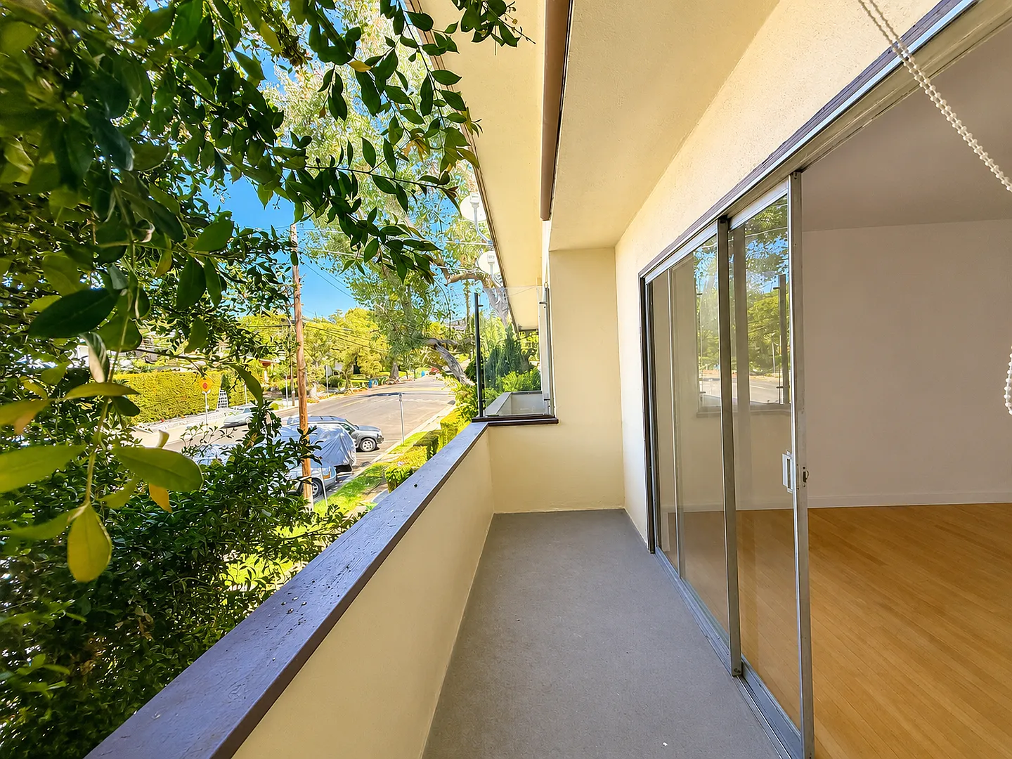 1954 Cheremoya Ave — Photo 2