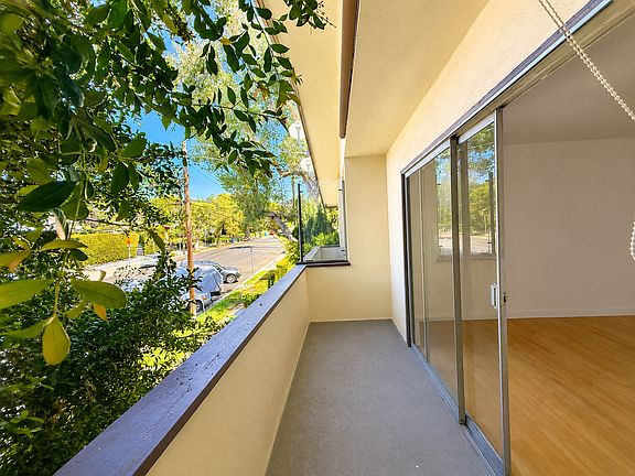 2nd image of 1954 Cheremoya Ave #6